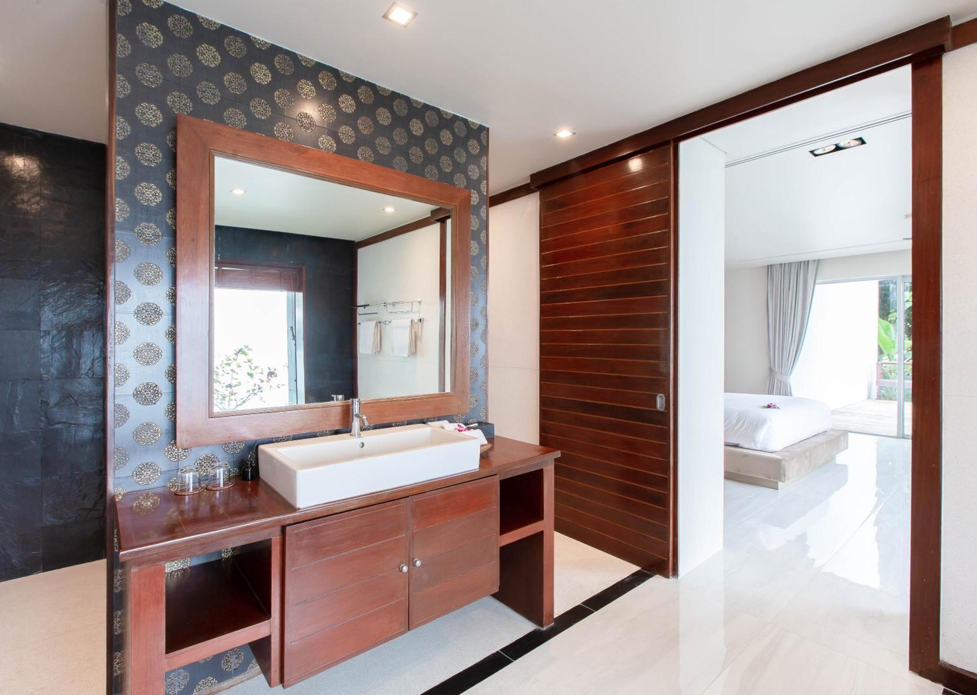 Laemsingh 2 Oceanfront Fully Serviced Villa *