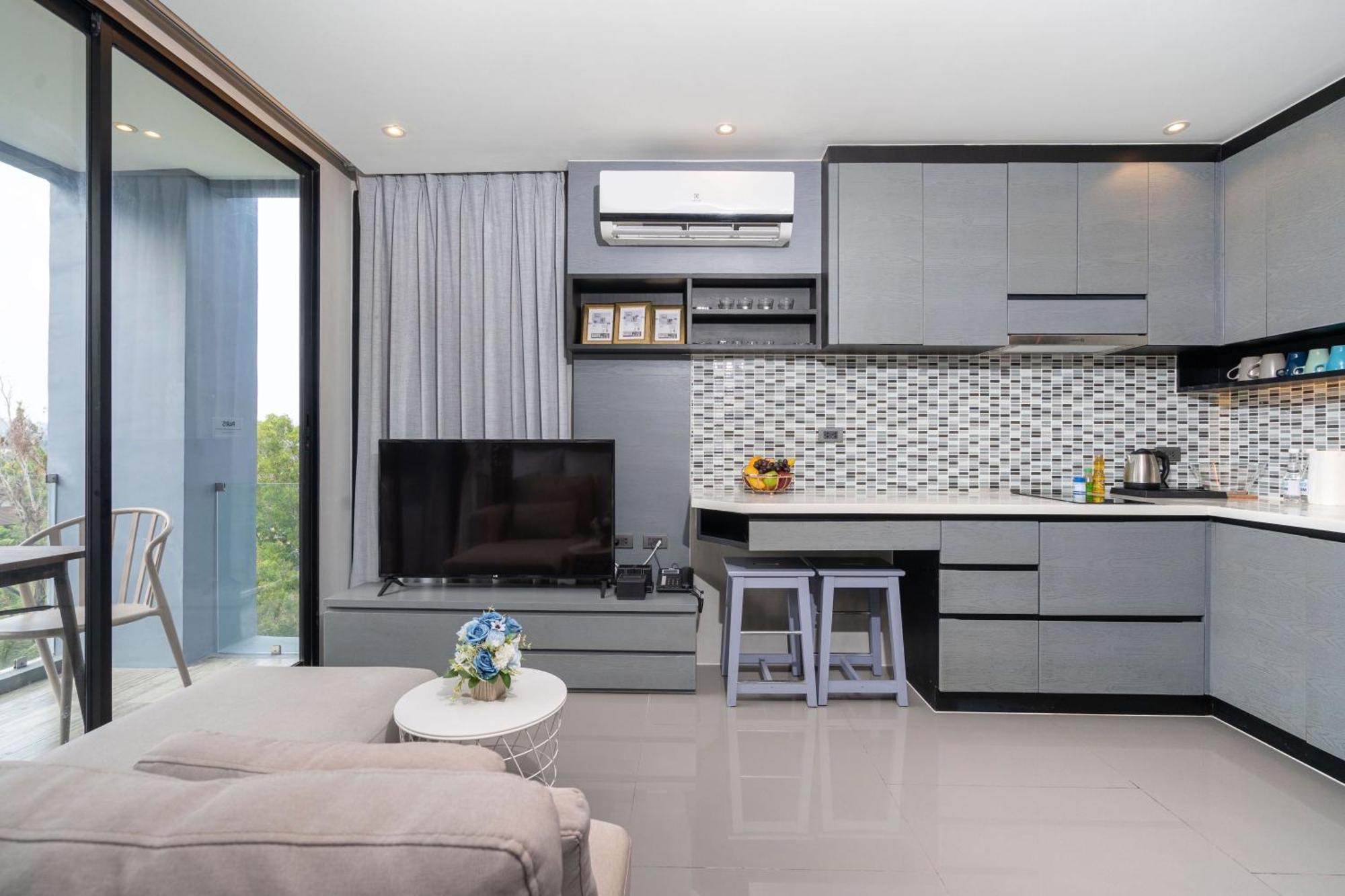Apartment Citygate 1br L709, Several Pools, Near Phuket Fantasea & *