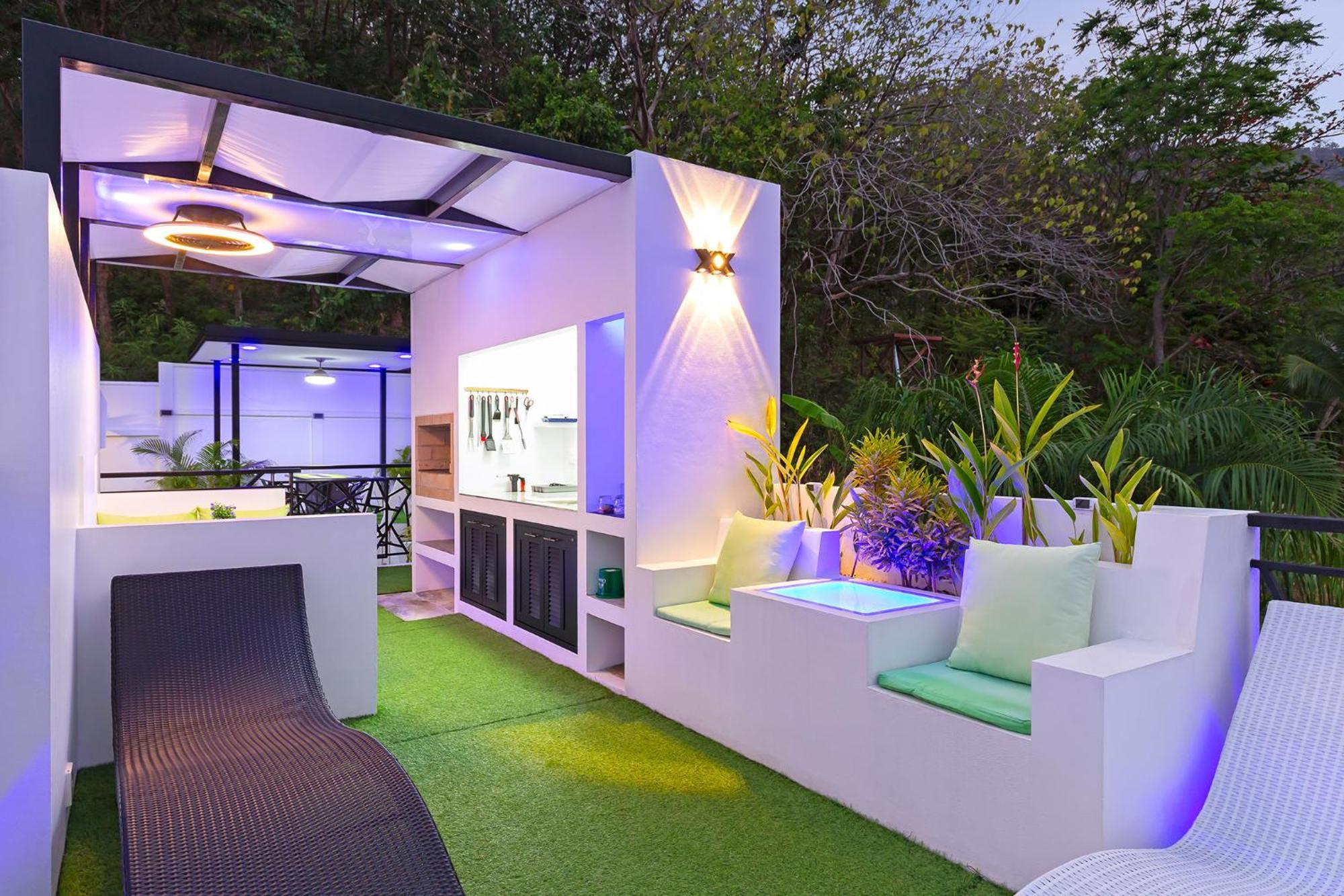 Villa 2ms Zen Luxury For Family & Friends, 4 Bdr, Private Pool, Rooftop, Kids' Playground Rawai