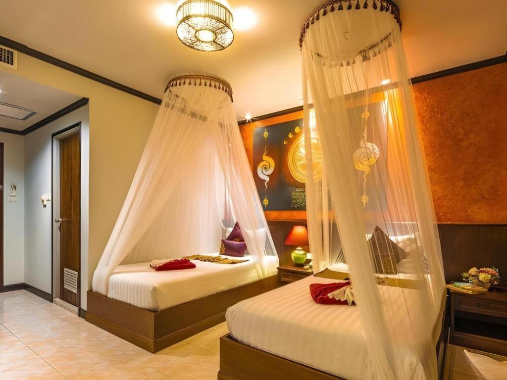 Tanawan Phuket Hotel 3*