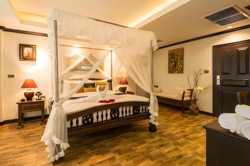 Hotel Tanawan Phuket 3*