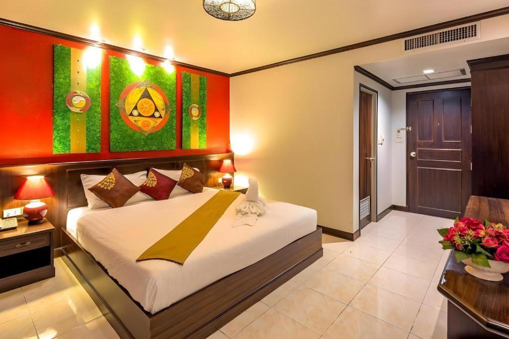 Tanawan Phuket Hotel 3*