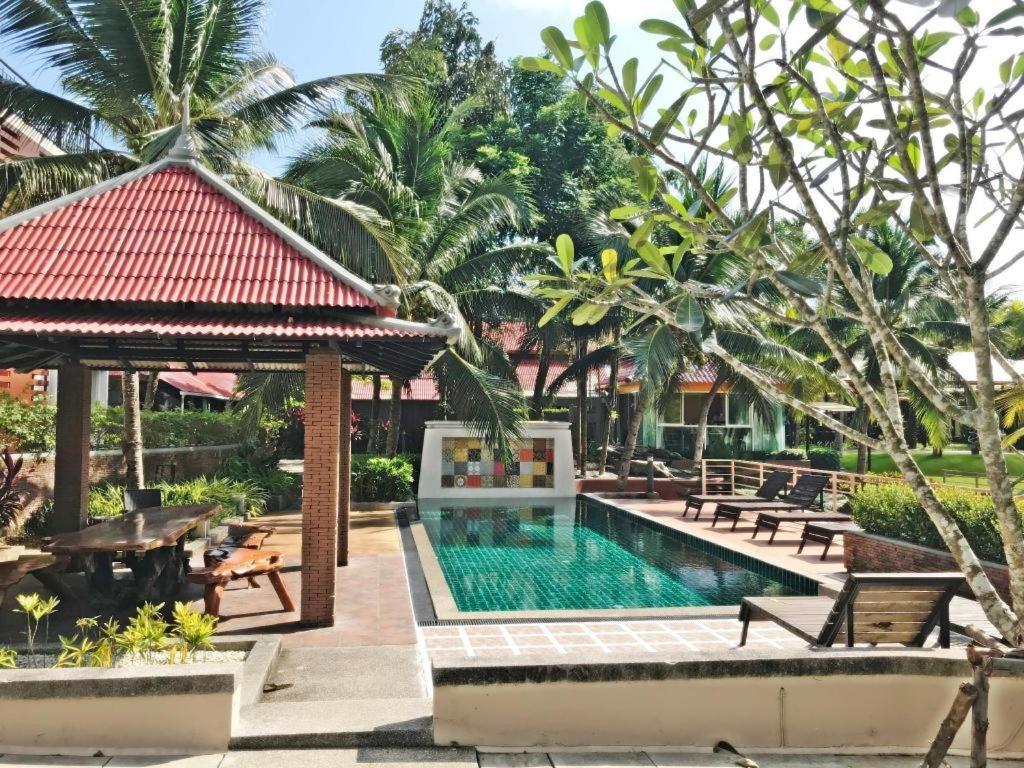 Royal Lee And Nai Yang Beach