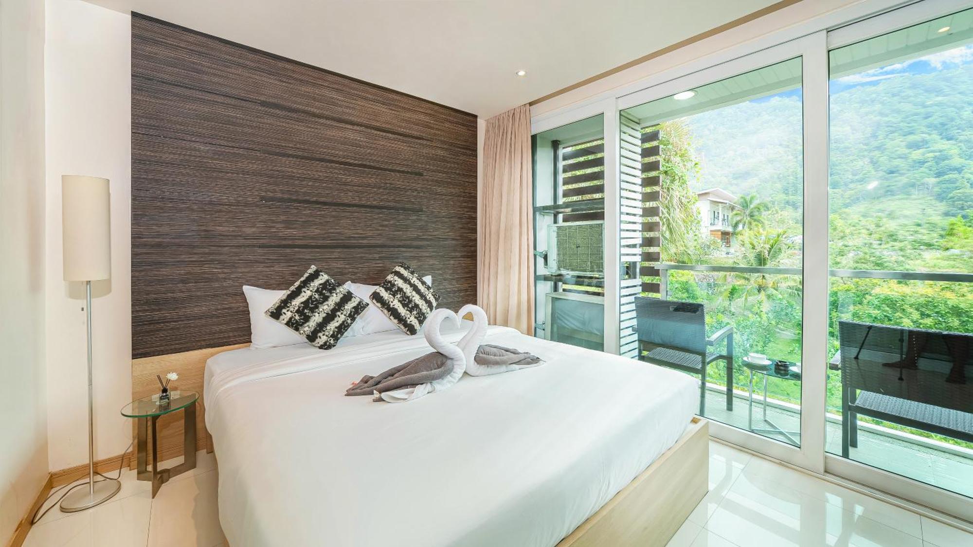 A New Experience Of Private Vacation And Work In Apartment