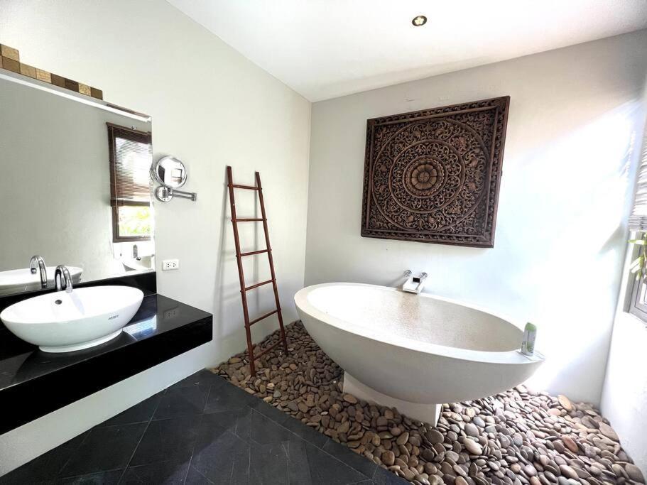 Villa Mandaya - Calm 3 Bedrooms With Pool Rawai