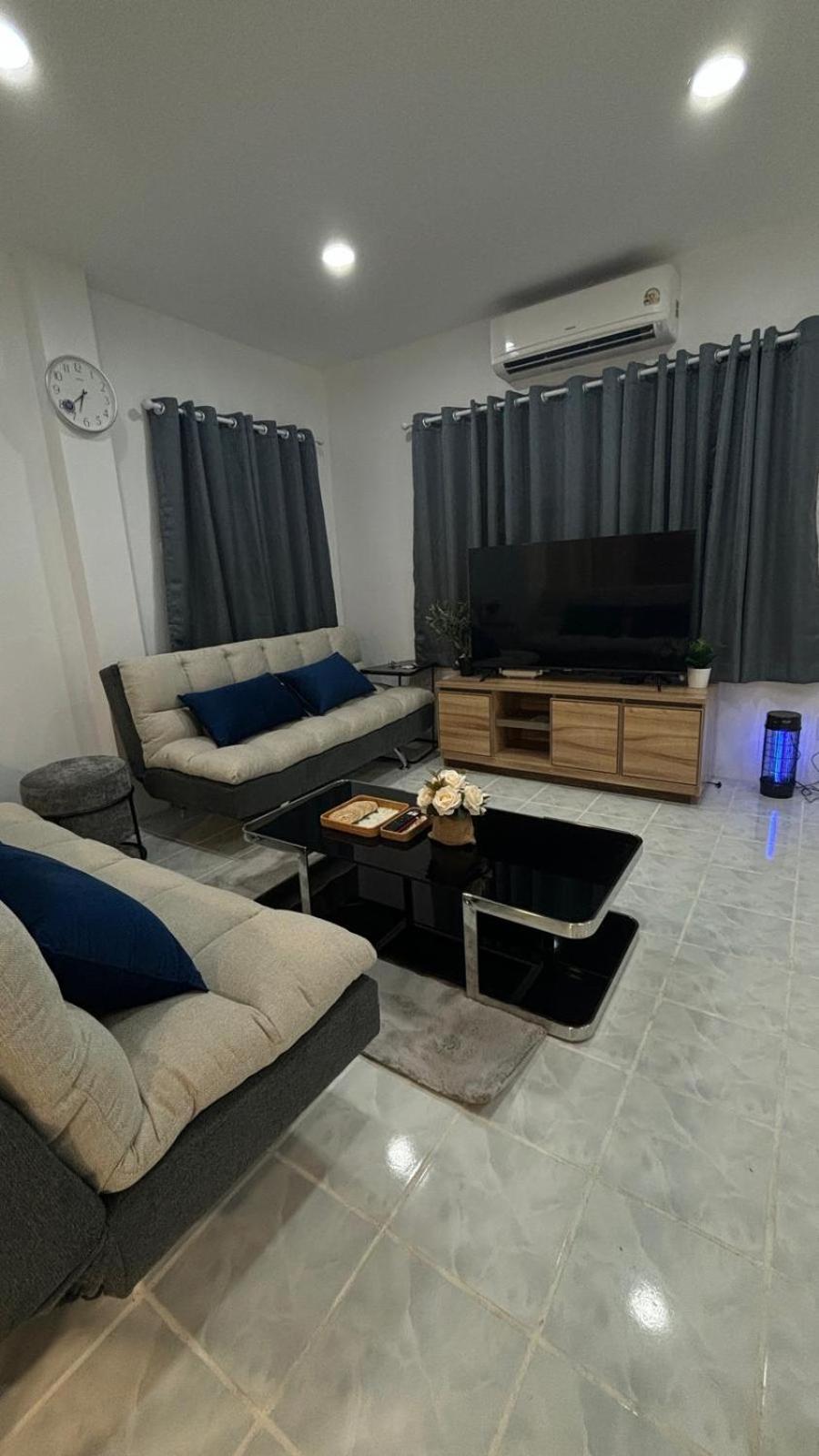 2 Bed Townhouse, Location, *