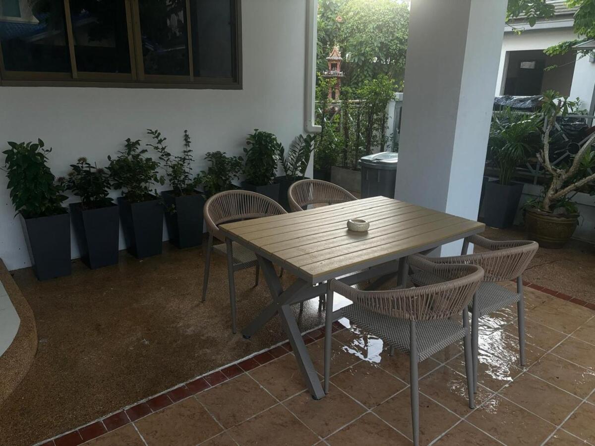 2 Bed Townhouse, Location, Villa *