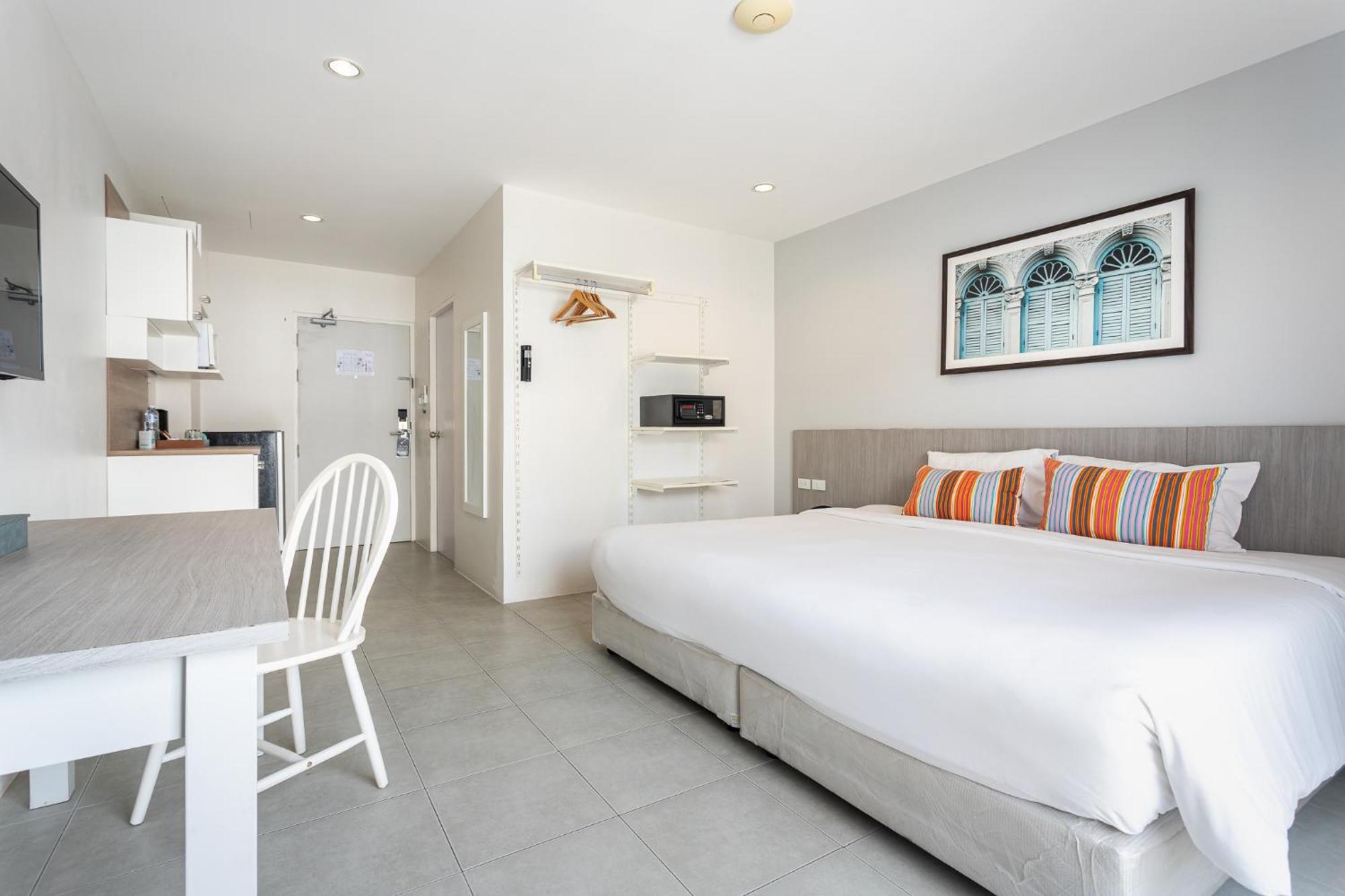 Hotel Recenta Suanluang Phuket