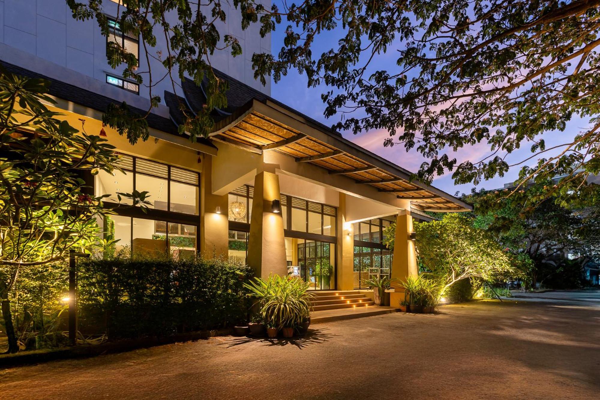 Hotel Recenta Suanluang 4*