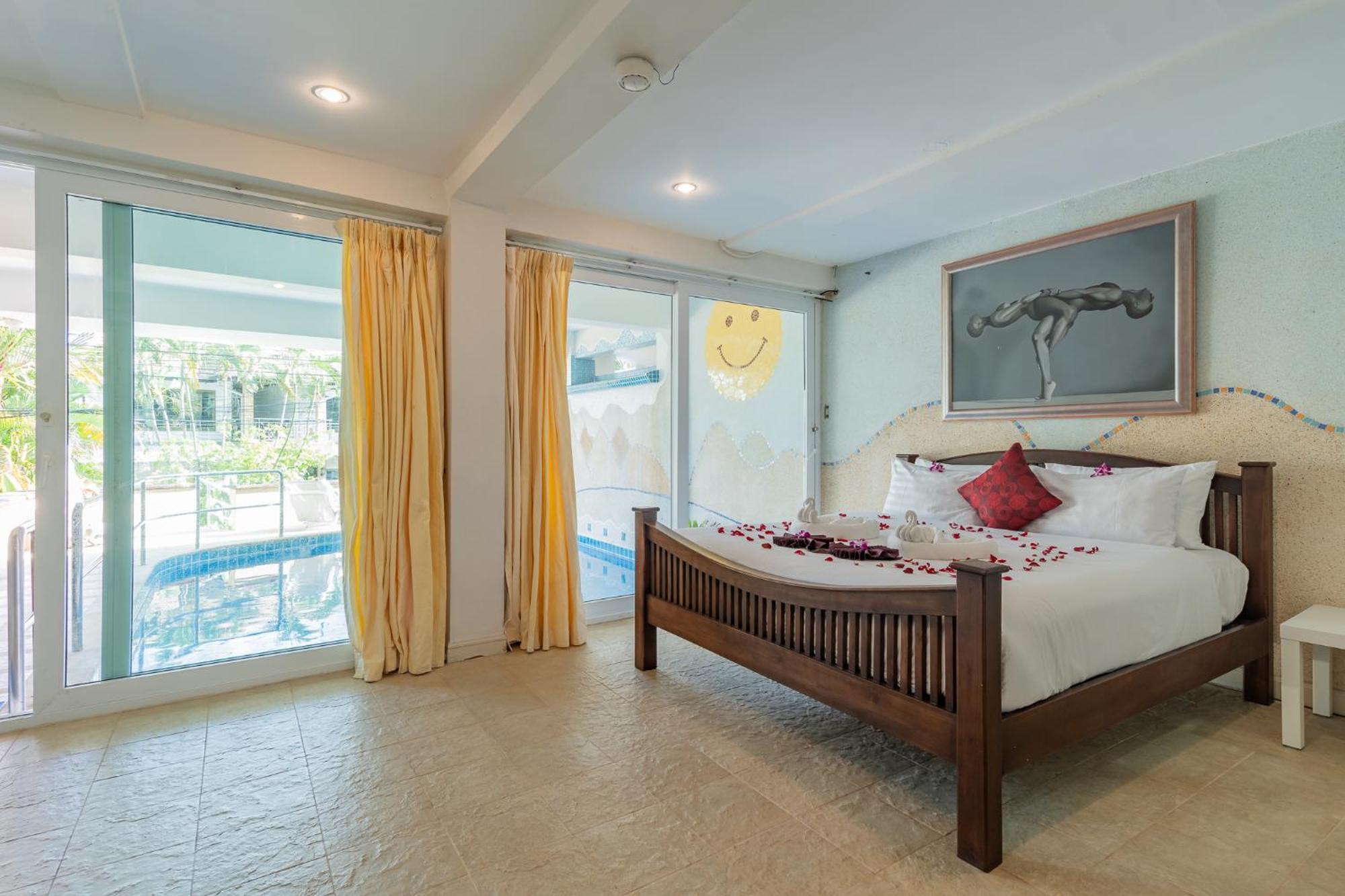 Blue House Panorama View *