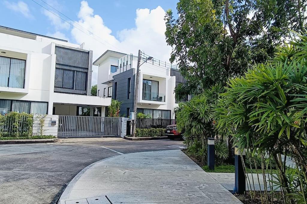 Bangtao 600m Laguna 3bdr 3,5bath With Jacuzzi And Bbq Up To 8 Guests 5 Nights Free Taxi Phuket