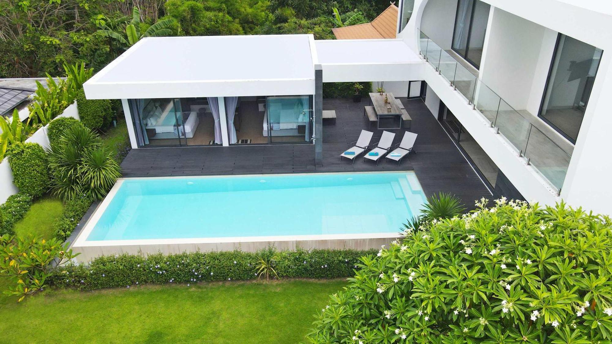 Ultra-modern Tropical Pool Pousada