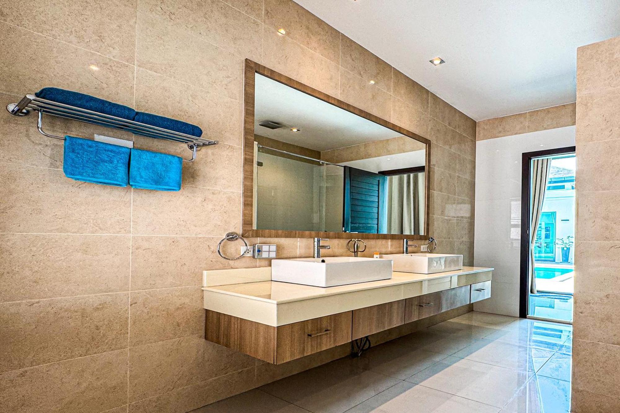 Villa Exclusive Tropical Living! Elegant 4br Destiny With Salt Pool Ban Saiyuan