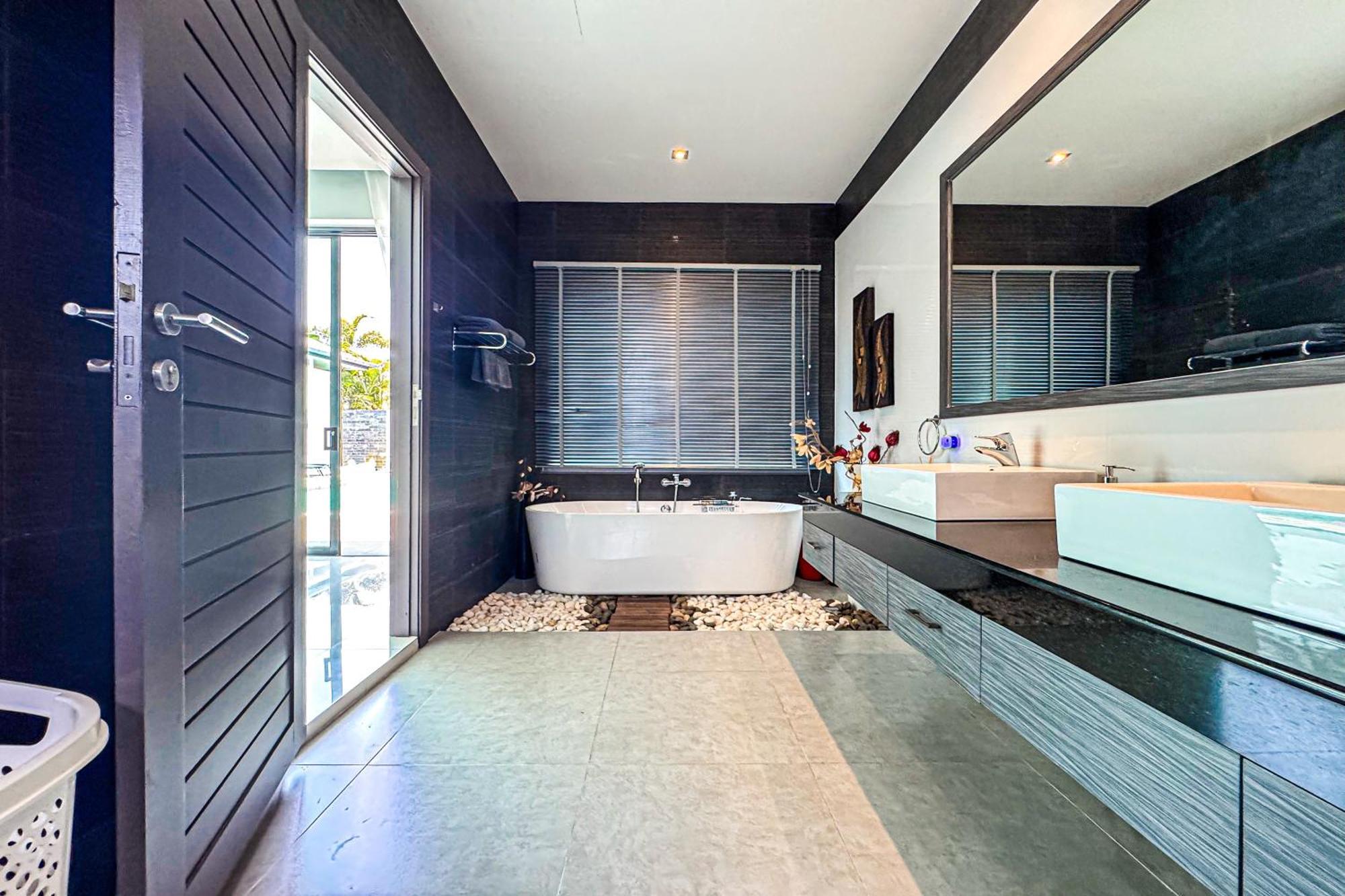 Exclusive Tropical Living! Elegant 4br Destiny With Salt Pool Villa