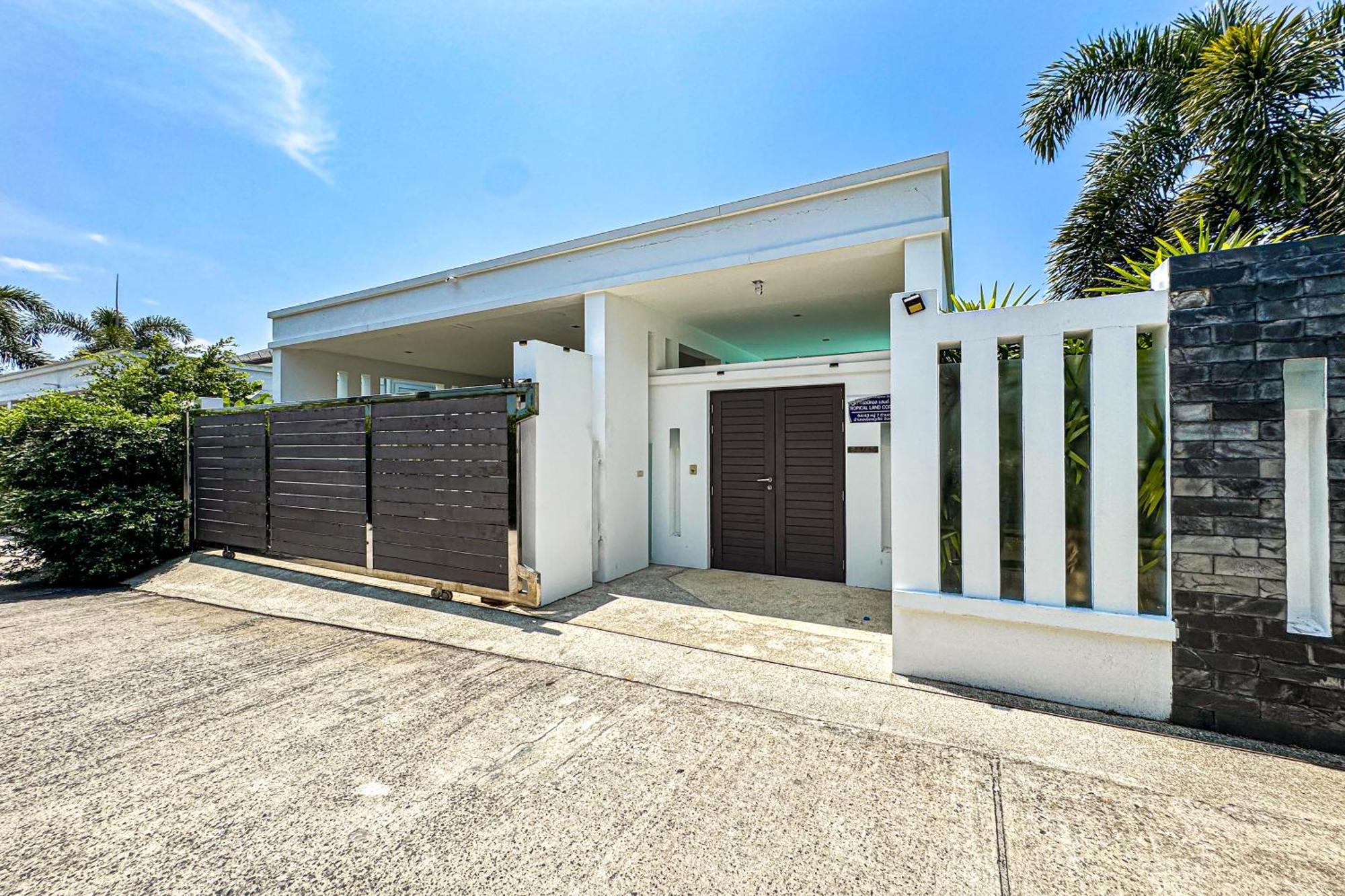 Villa Exclusive Tropical Living! Elegant 4br Destiny With Salt Pool *