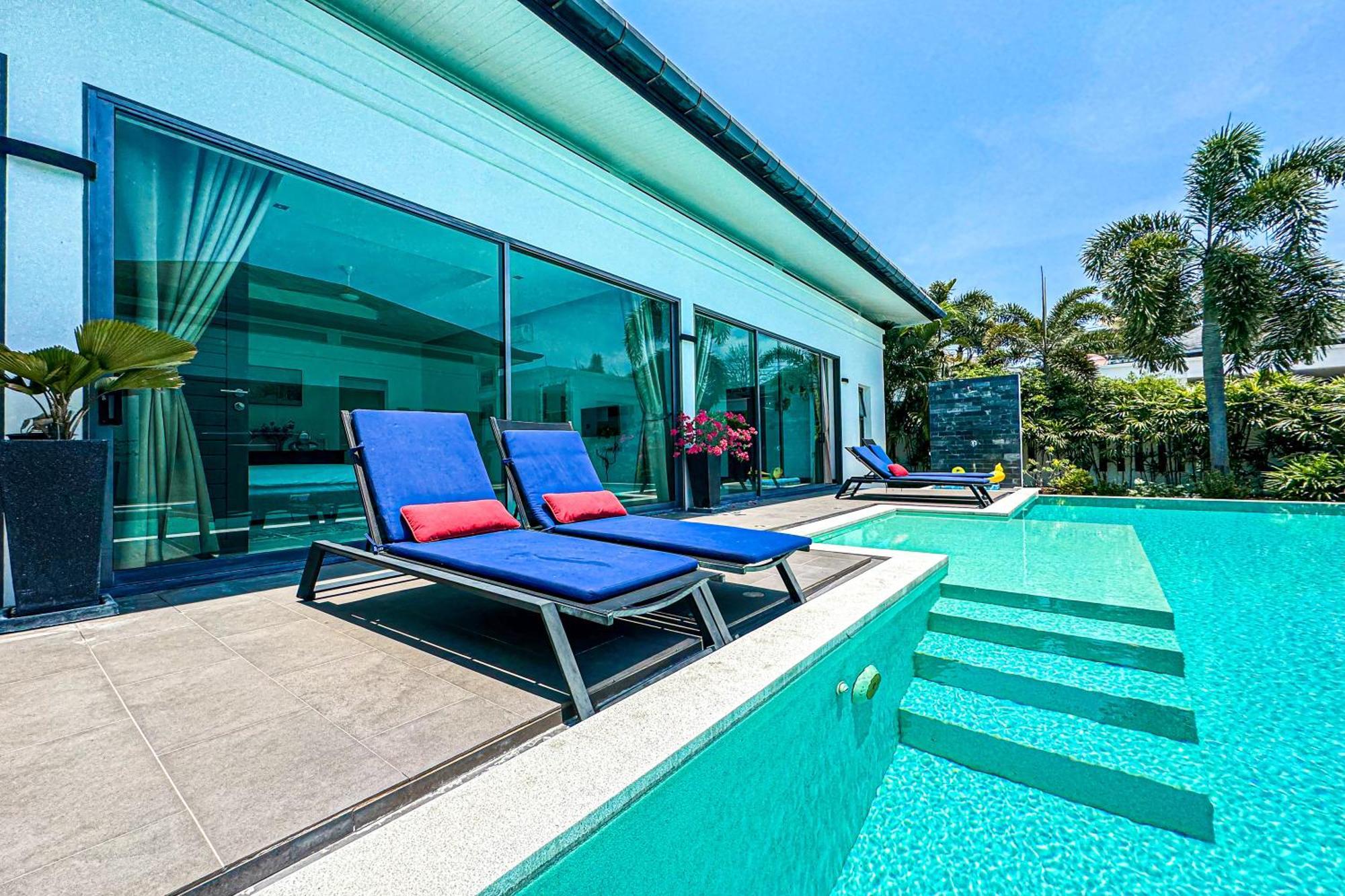 Exclusive Tropical Living! Elegant 4br Destiny With Salt Pool Ban Saiyuan