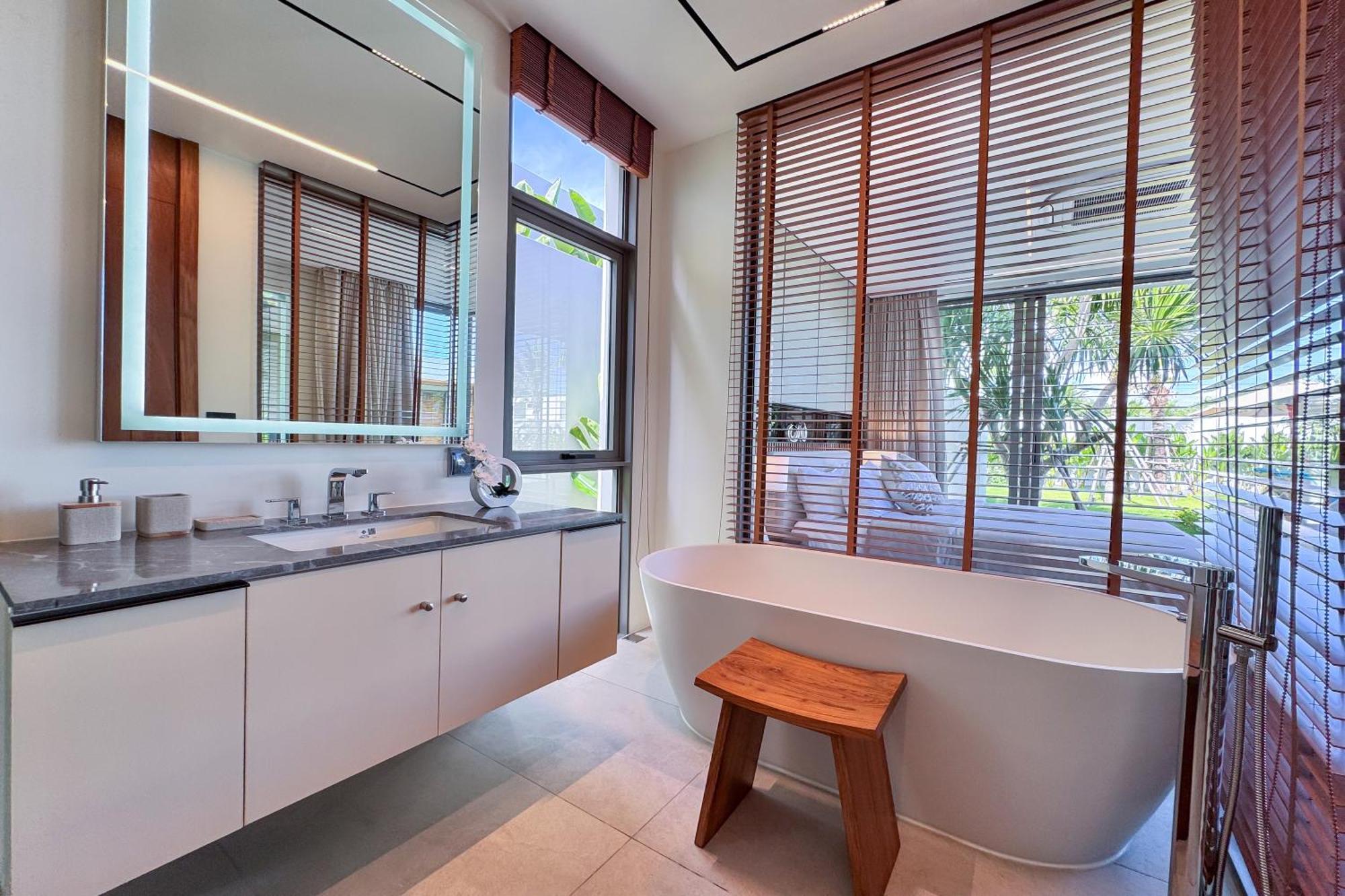 New & Exclusive! Private 4br Zenithy Luxe Pool Near Laguna Ban Pak Lak