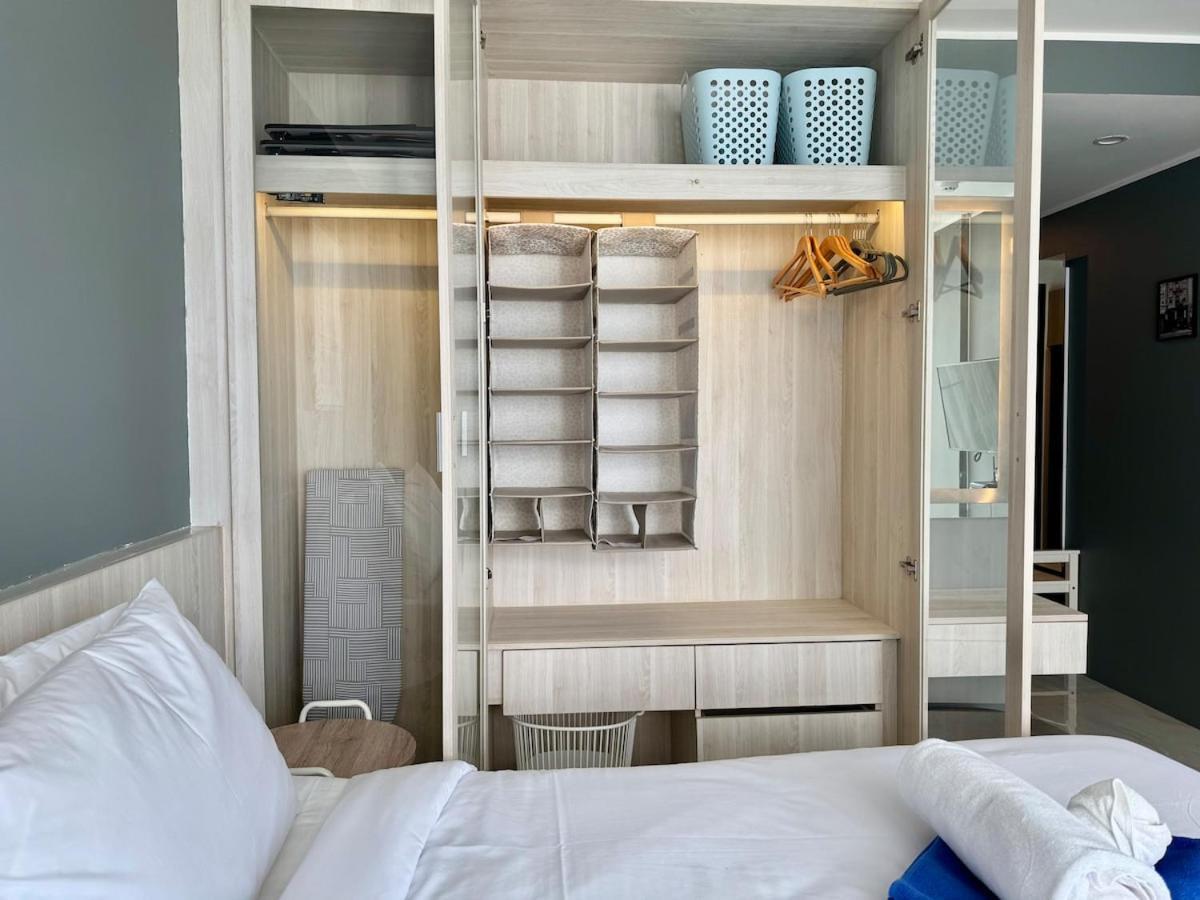 Sea View With Kitchen By Renttini Apartment