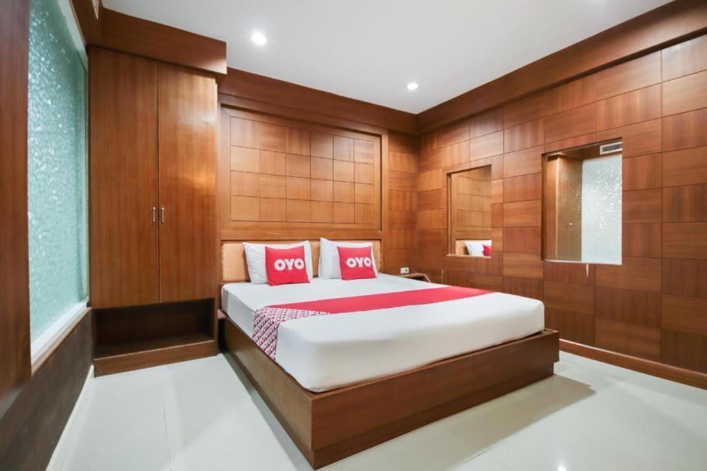 Oyo 1172 Goodnight 3* Patong