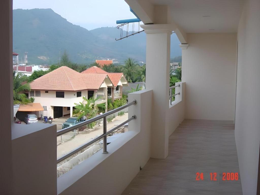 Phuyai Strand Kamala