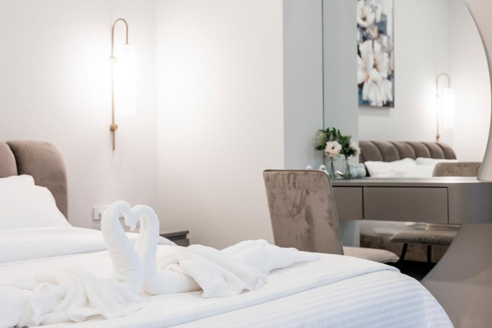 Karon Beach Residence Apartment