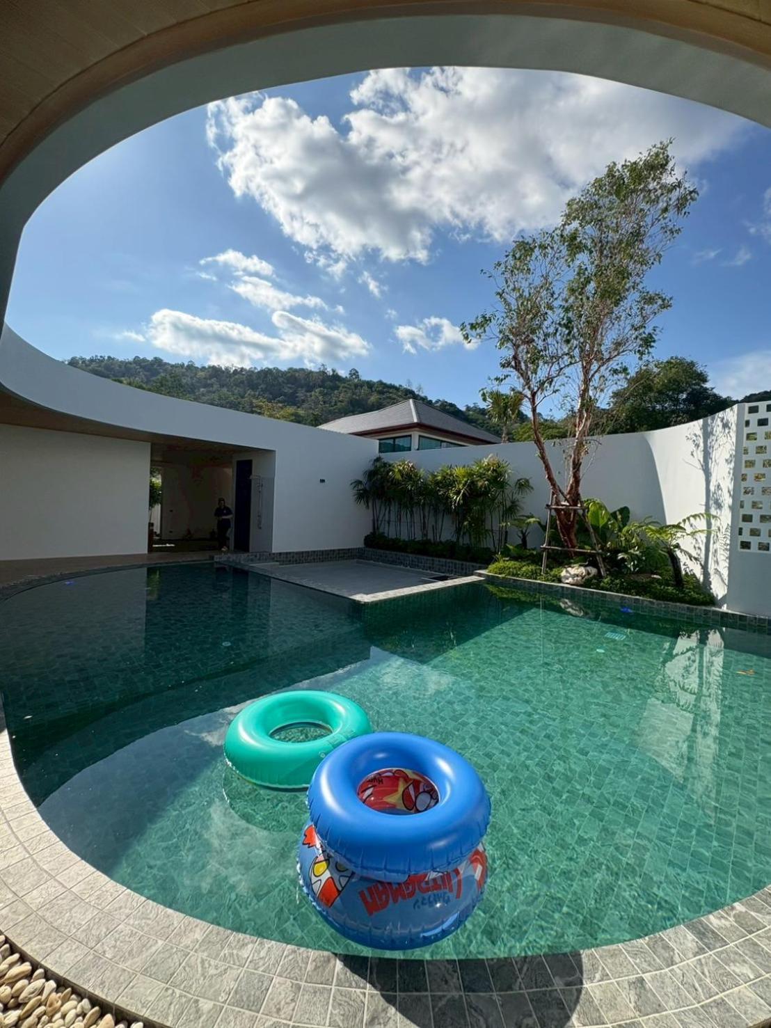 Mandla Collection, White Anda Naiharn Villa Rawai