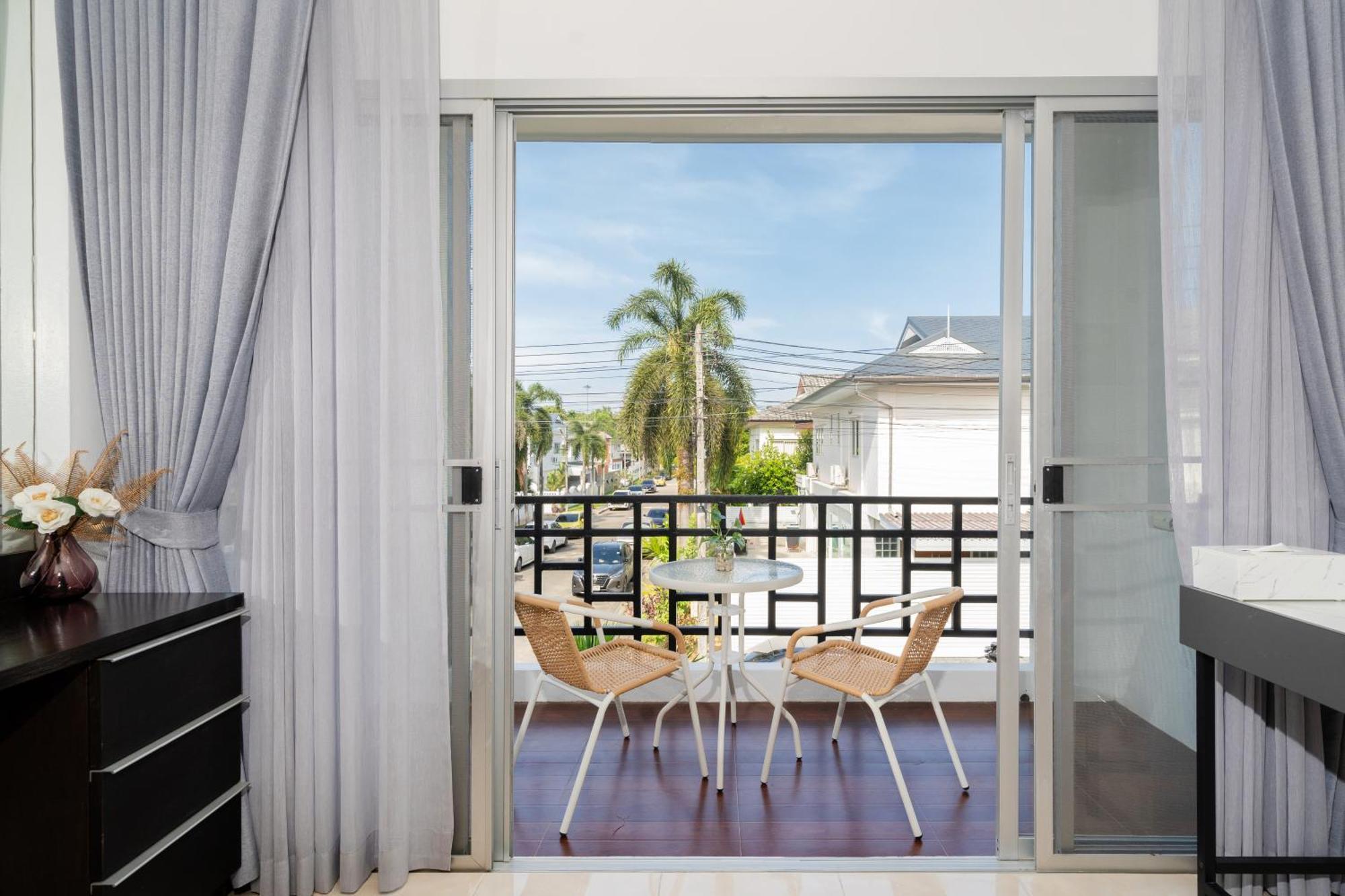 Villa Loft Style 3-br Corner Private Pool *