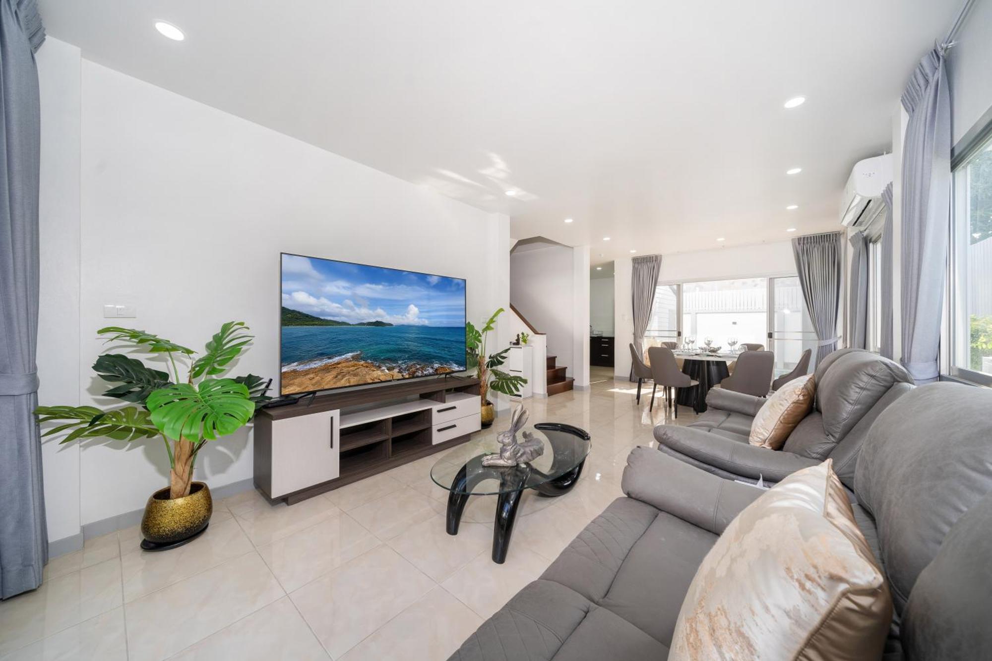Villa Loft Style 3-br Corner Private Pool *