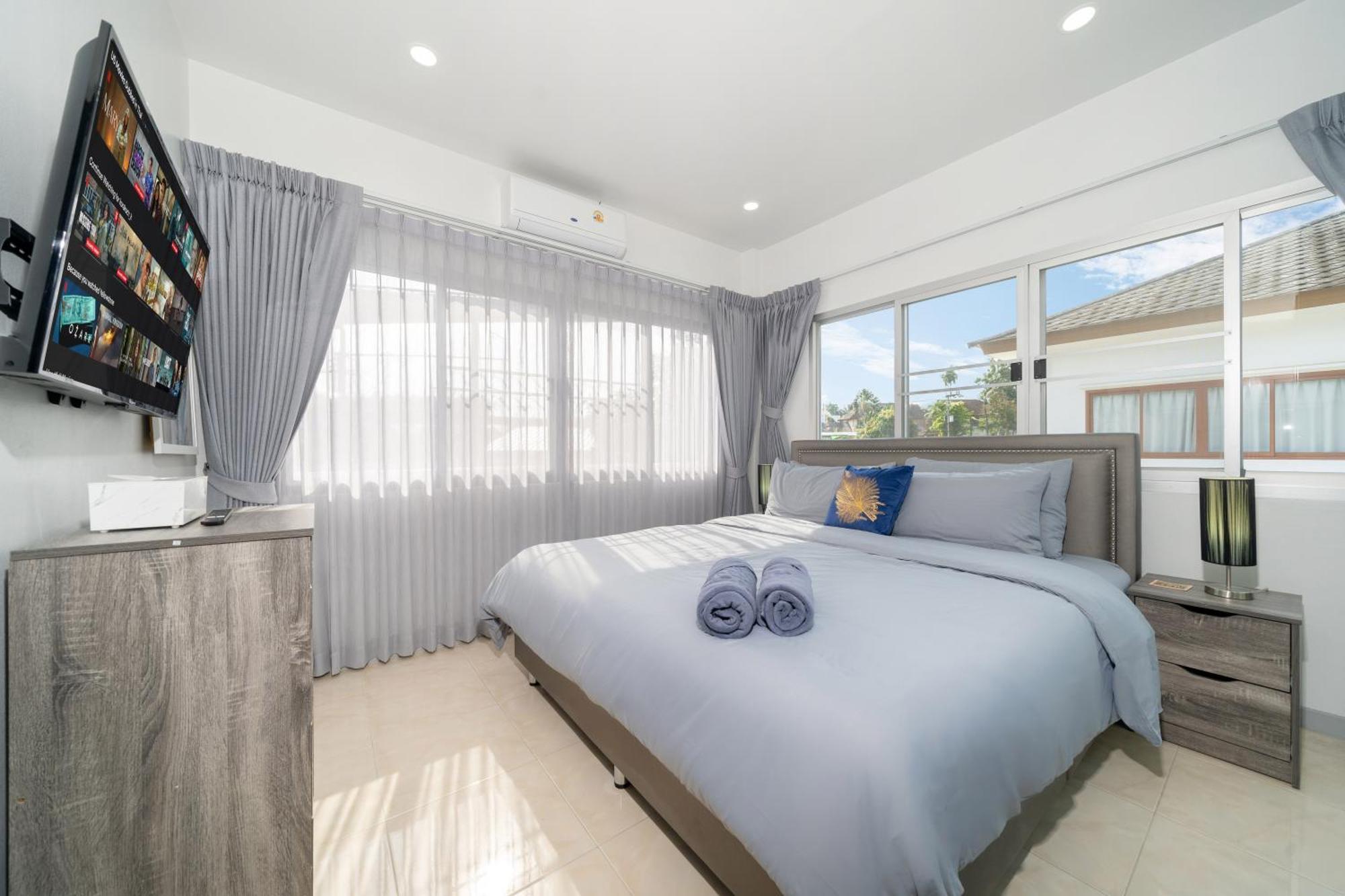 Villa Loft Style 3-br Corner Private Pool *