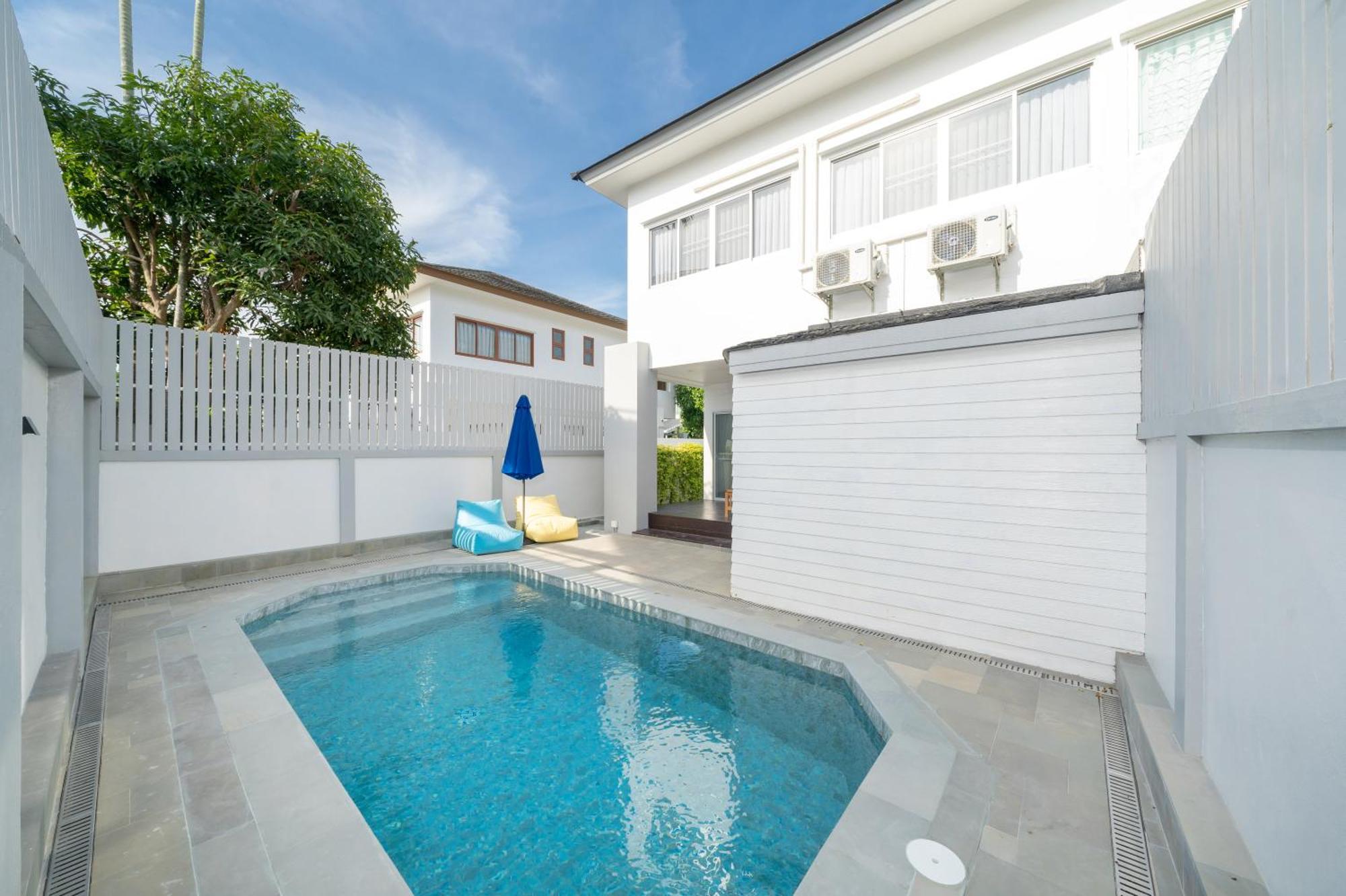 Loft Style 3-br Corner Private Pool Villa *