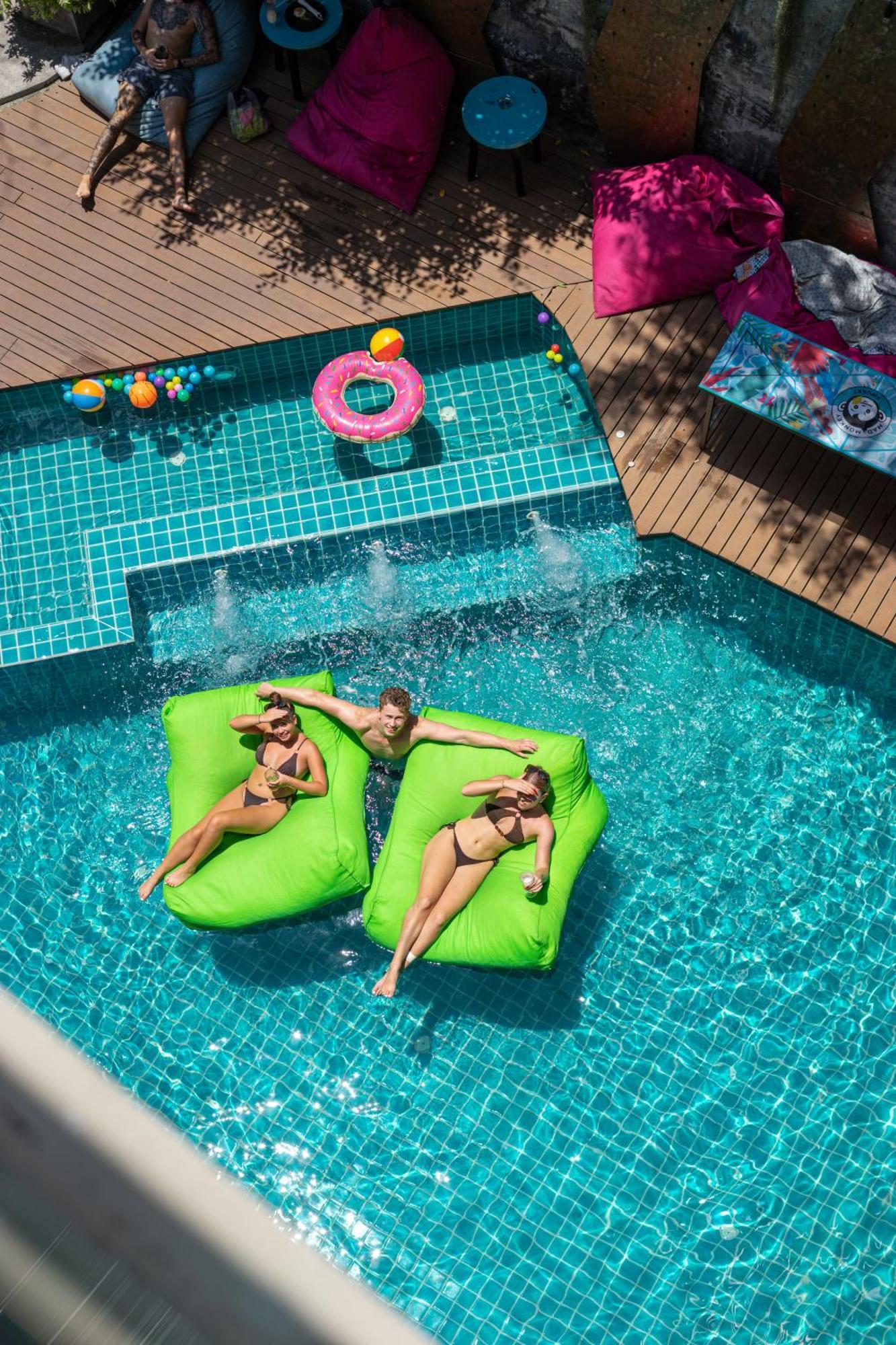 Mad Monkey Phuket Hostel *
