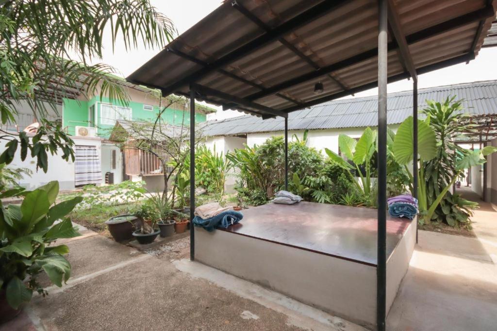 Oyo 1163 Eden Hotel