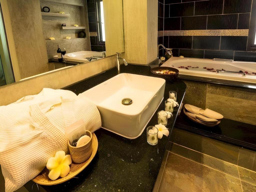 Tanawan Phuket 3* Patong