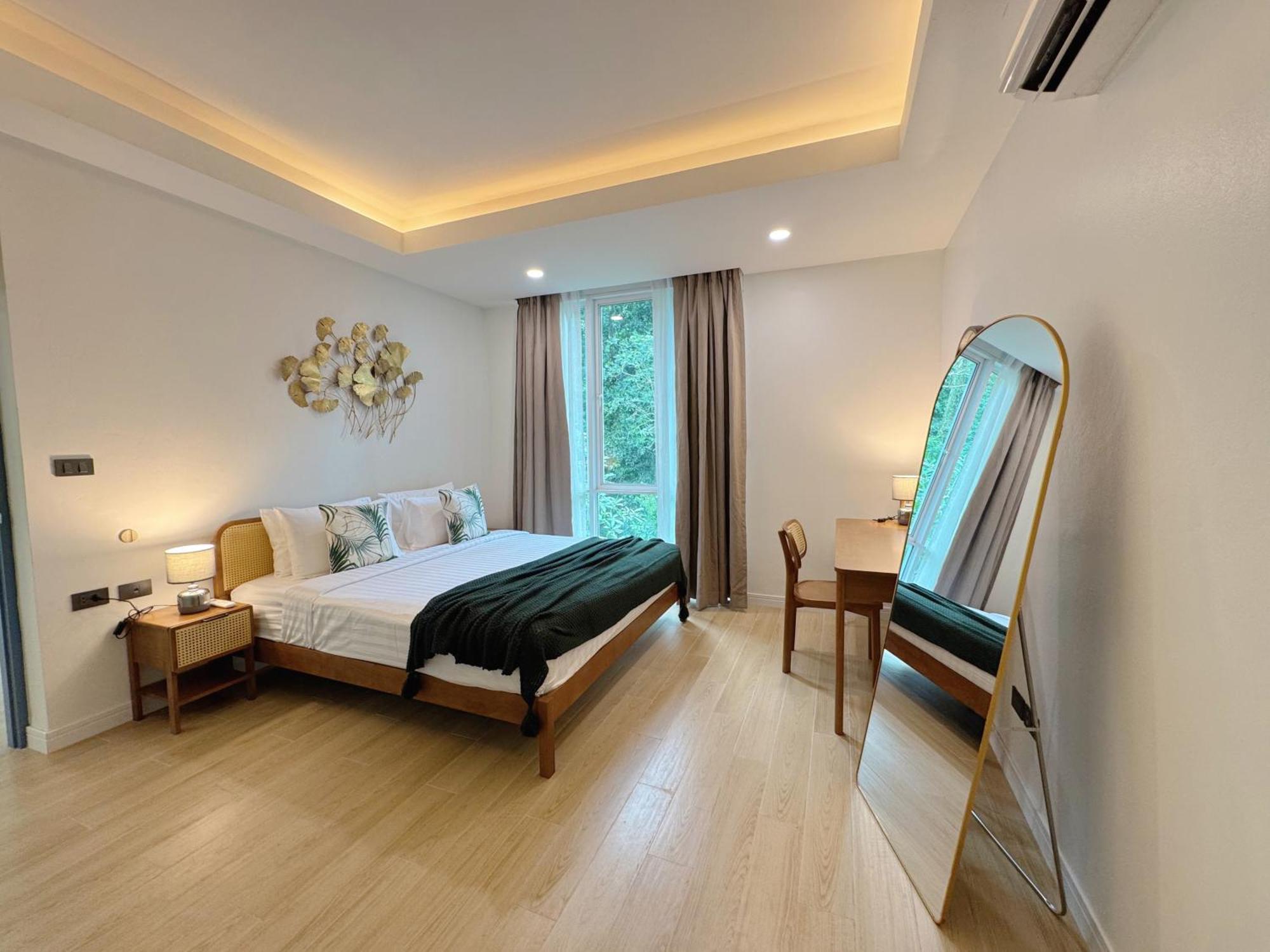 Tropical Living Hillside Apartment Kamala Beach