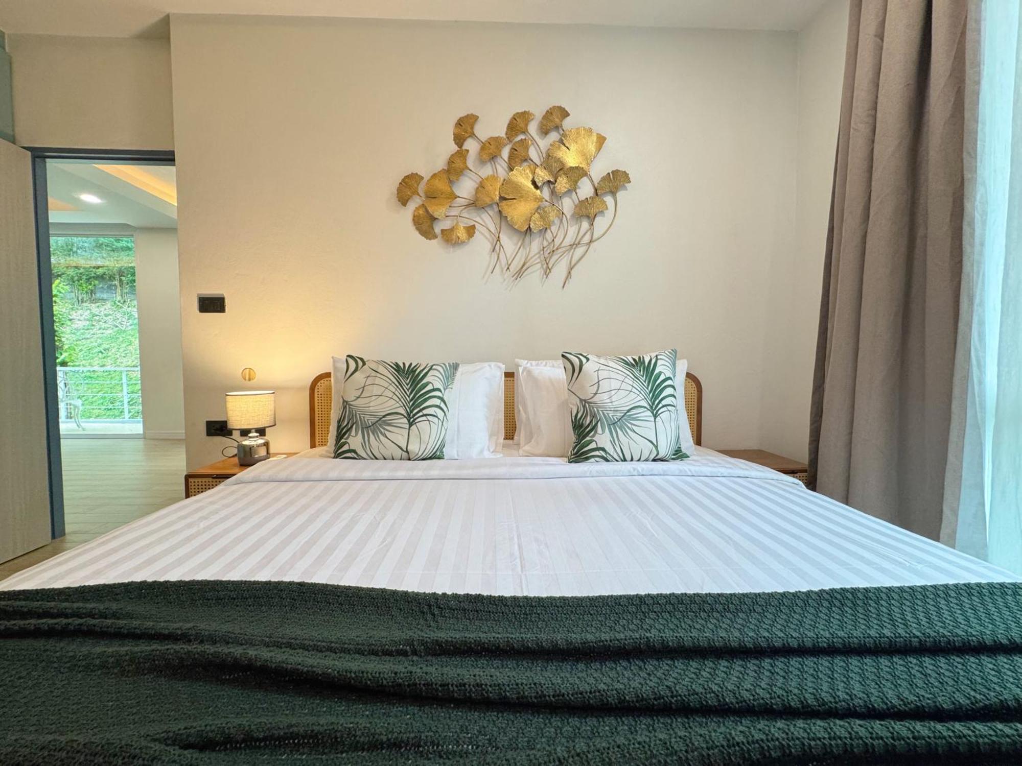 Tropical Living Hillside Apartment Kamala Beach