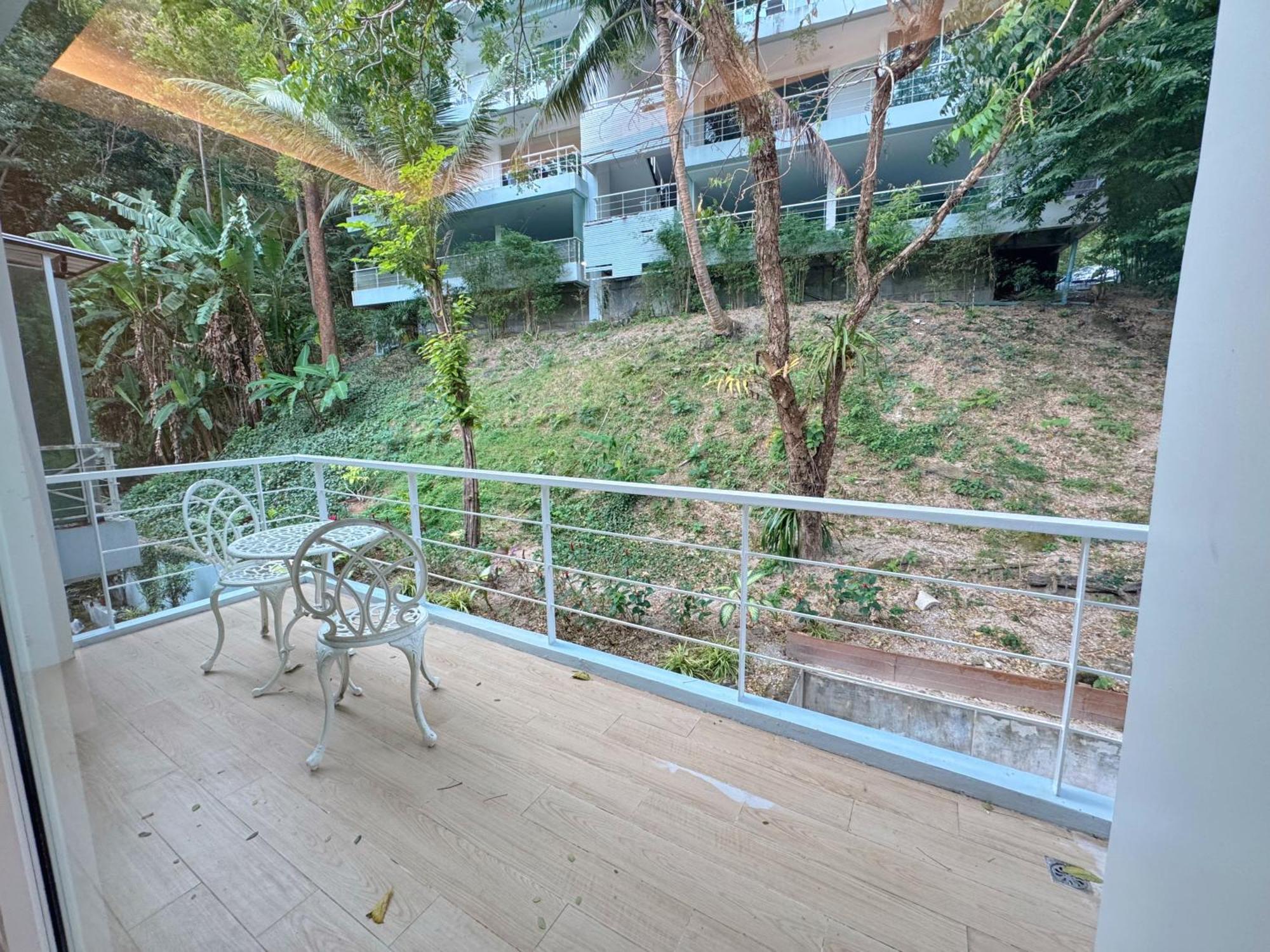 Tropical Living Hillside Apartment Kamala Beach