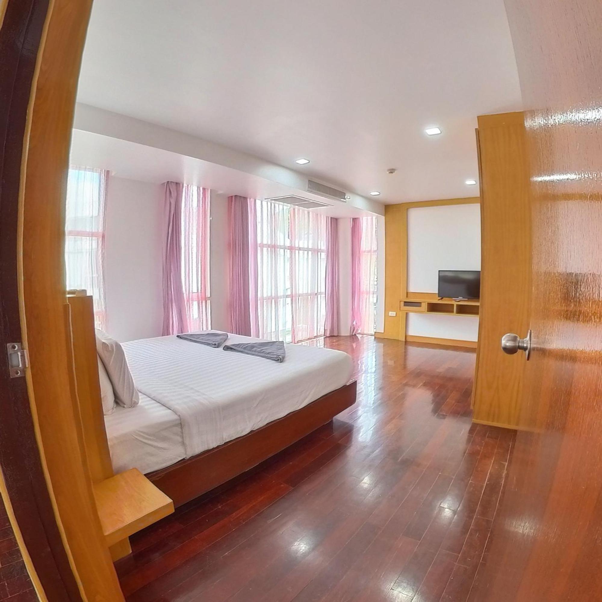 The Kris 2 Bedrooms 2 Bathrooms *