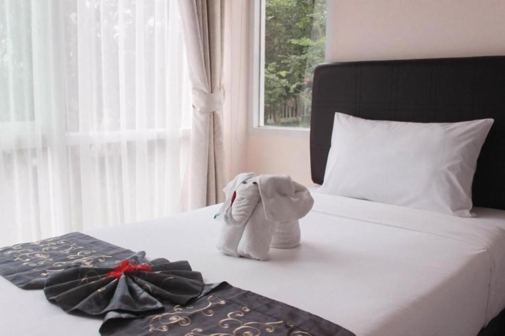 Royal Lee And 3* Nai Yang Beach