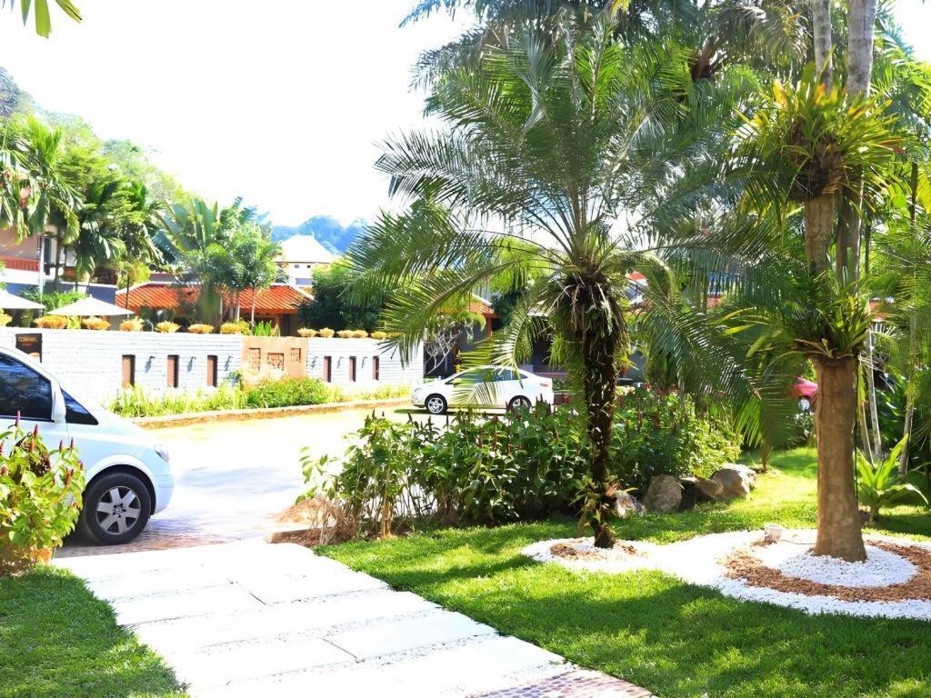 Royal Lee And Nai Yang Beach