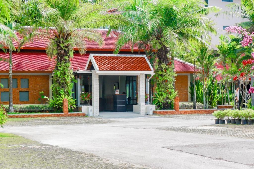 Resort Royal Lee And Nai Yang Beach