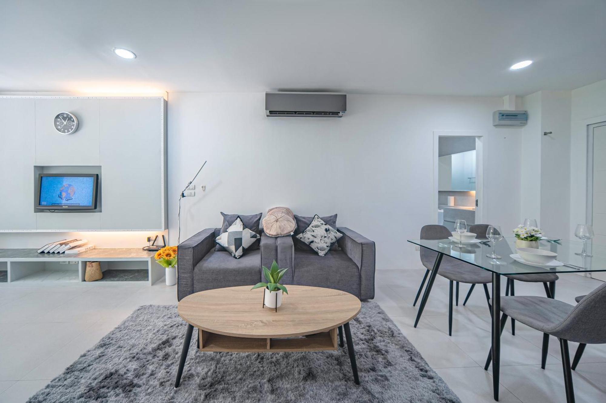 Natural Modern Apartmenthigh Speed Wifibig Living Kamala Beach