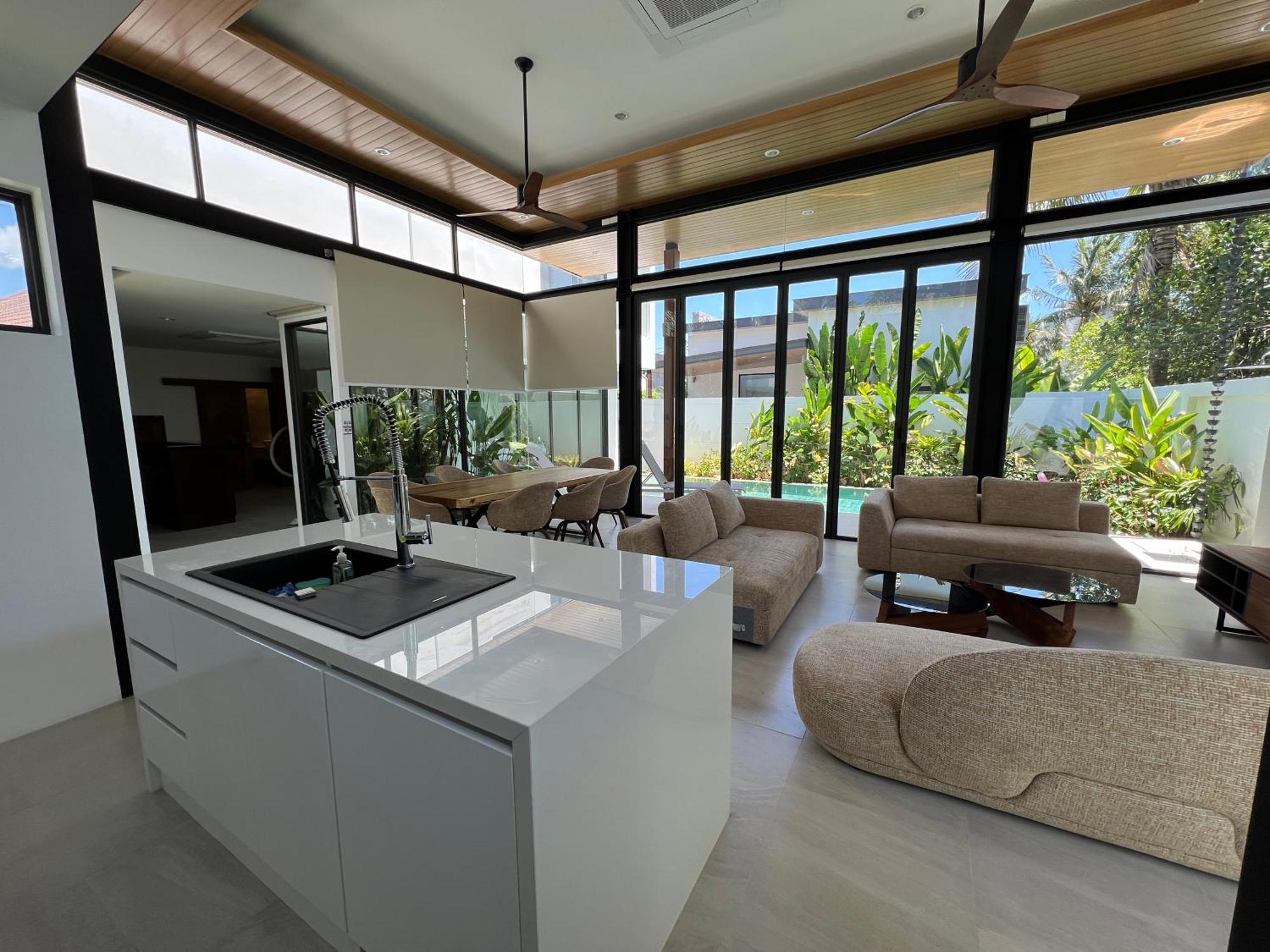 Boat Avenue 4 Bed Pool Sleep 8