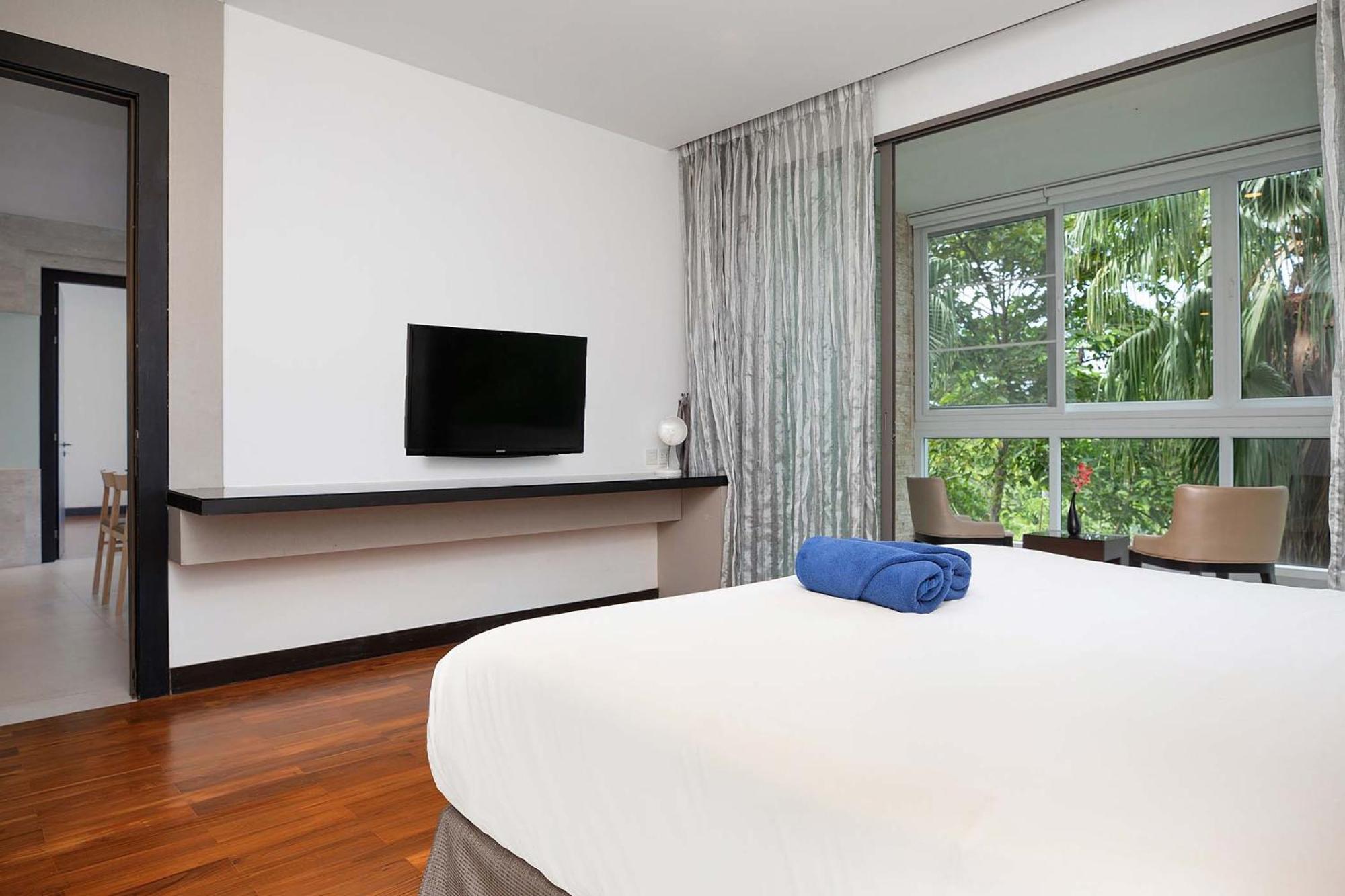 Stylish Stay, Quiet Vibe - Regent B411, Near Bangtao Apartment *