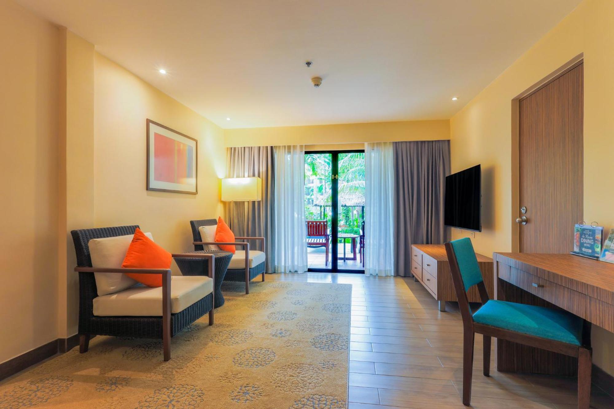 Hotel Phuket By Ihg 4*