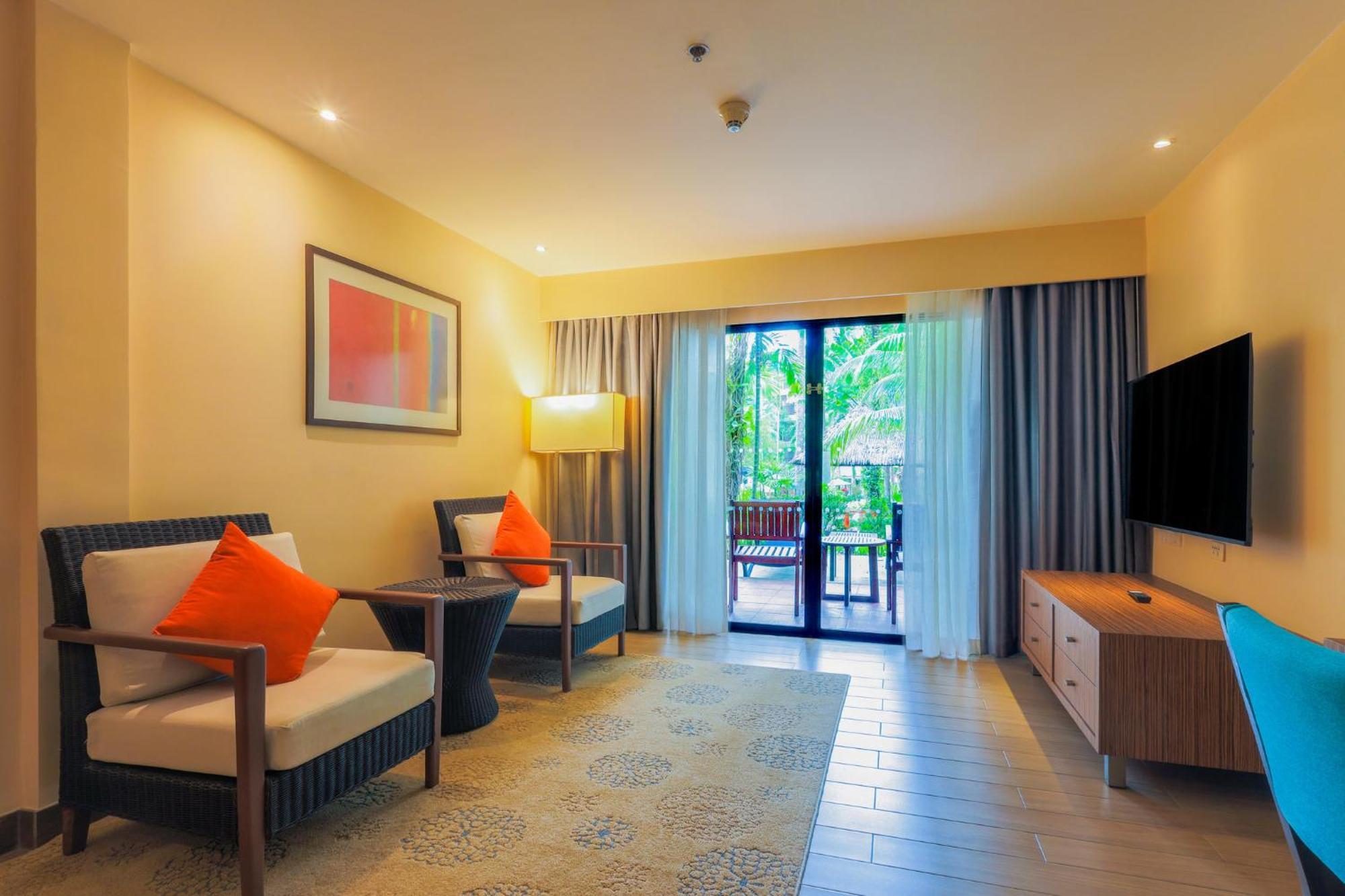 Phuket By Ihg Hotel Surin Beach (Phuket)