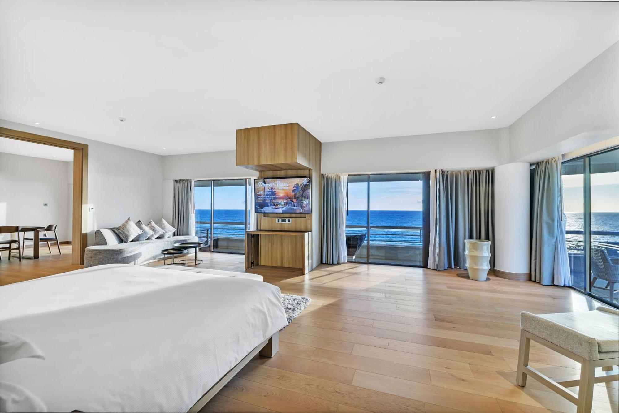 Resort Pullman Phuket Beach 5*