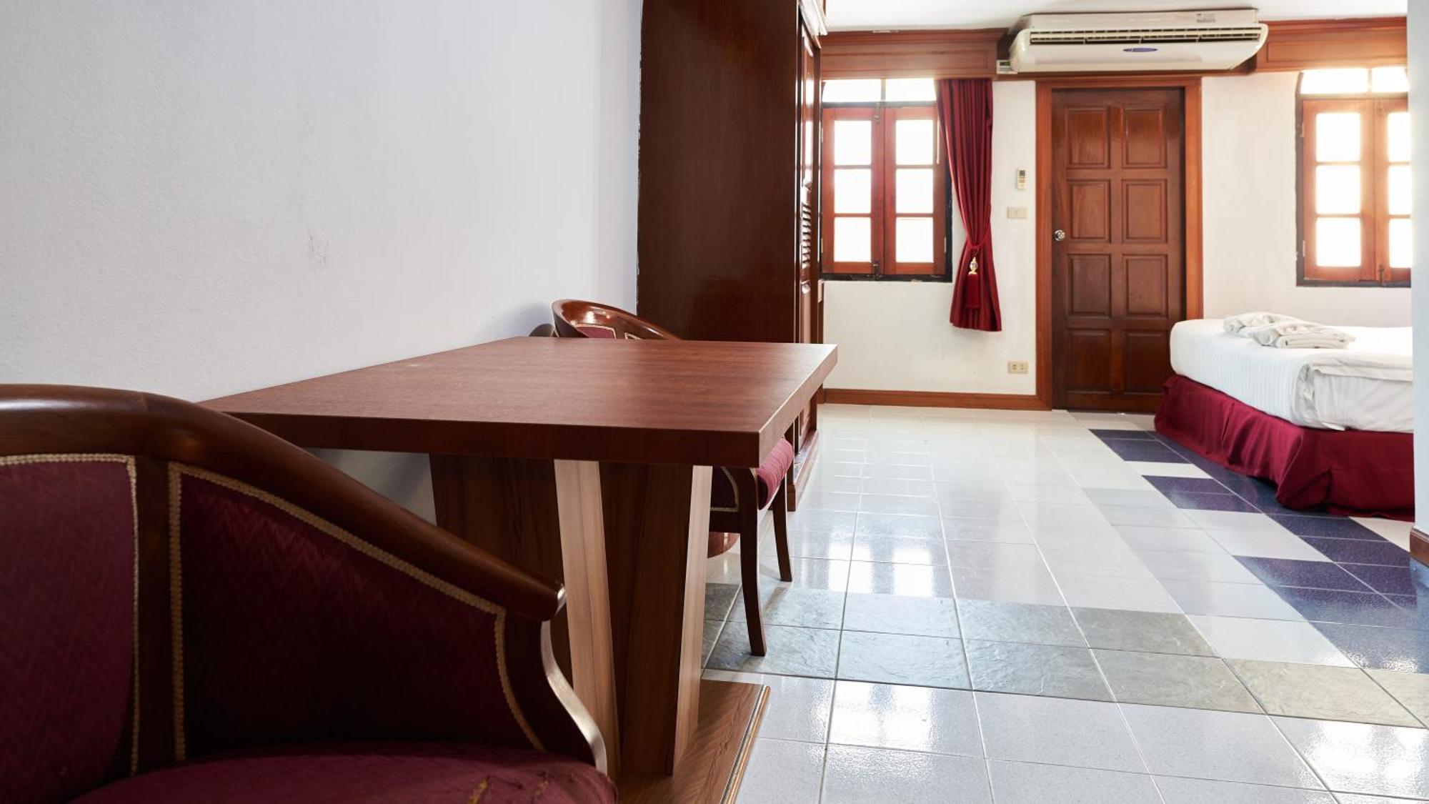 Lime Hotel Patong