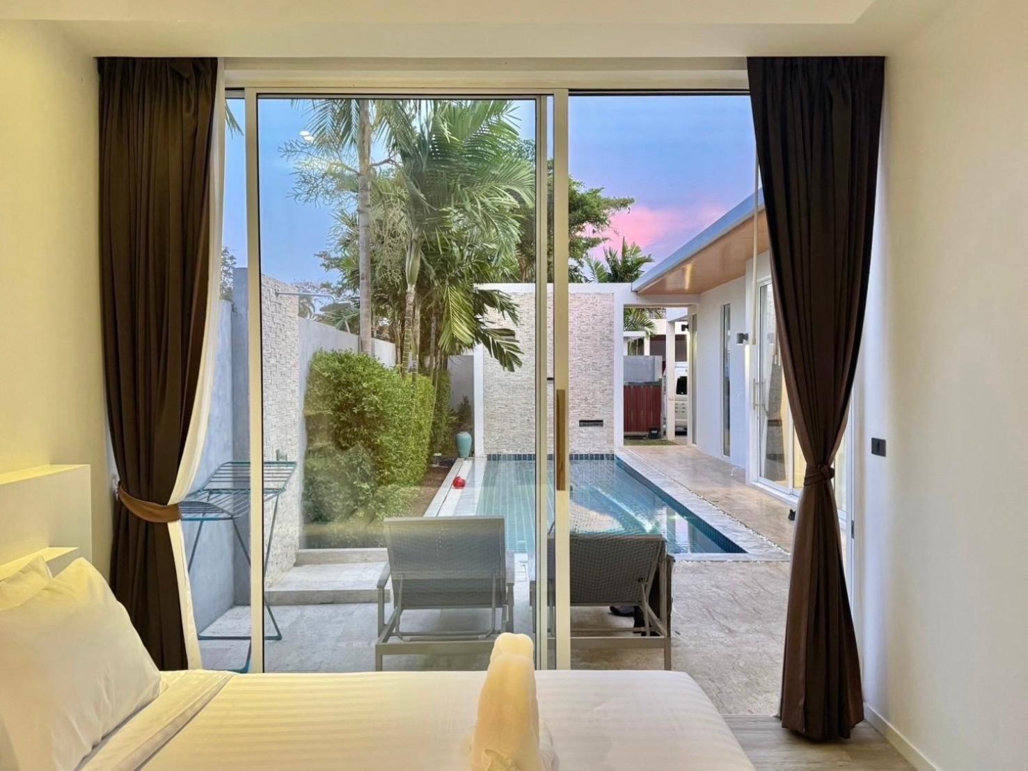 Villa Singnature Naiharn By The Sense