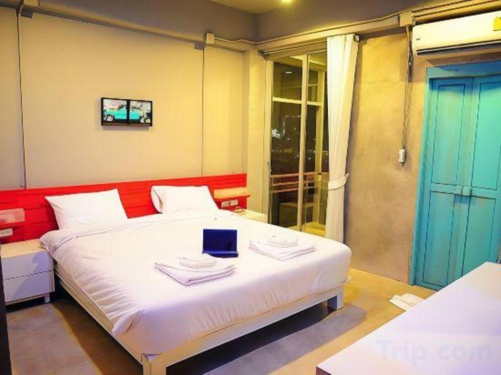Oyo 292 The Oddy Hip 2* Patong