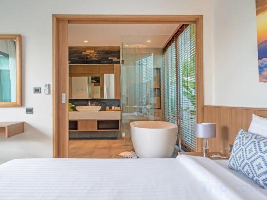 Escape 4* Patong